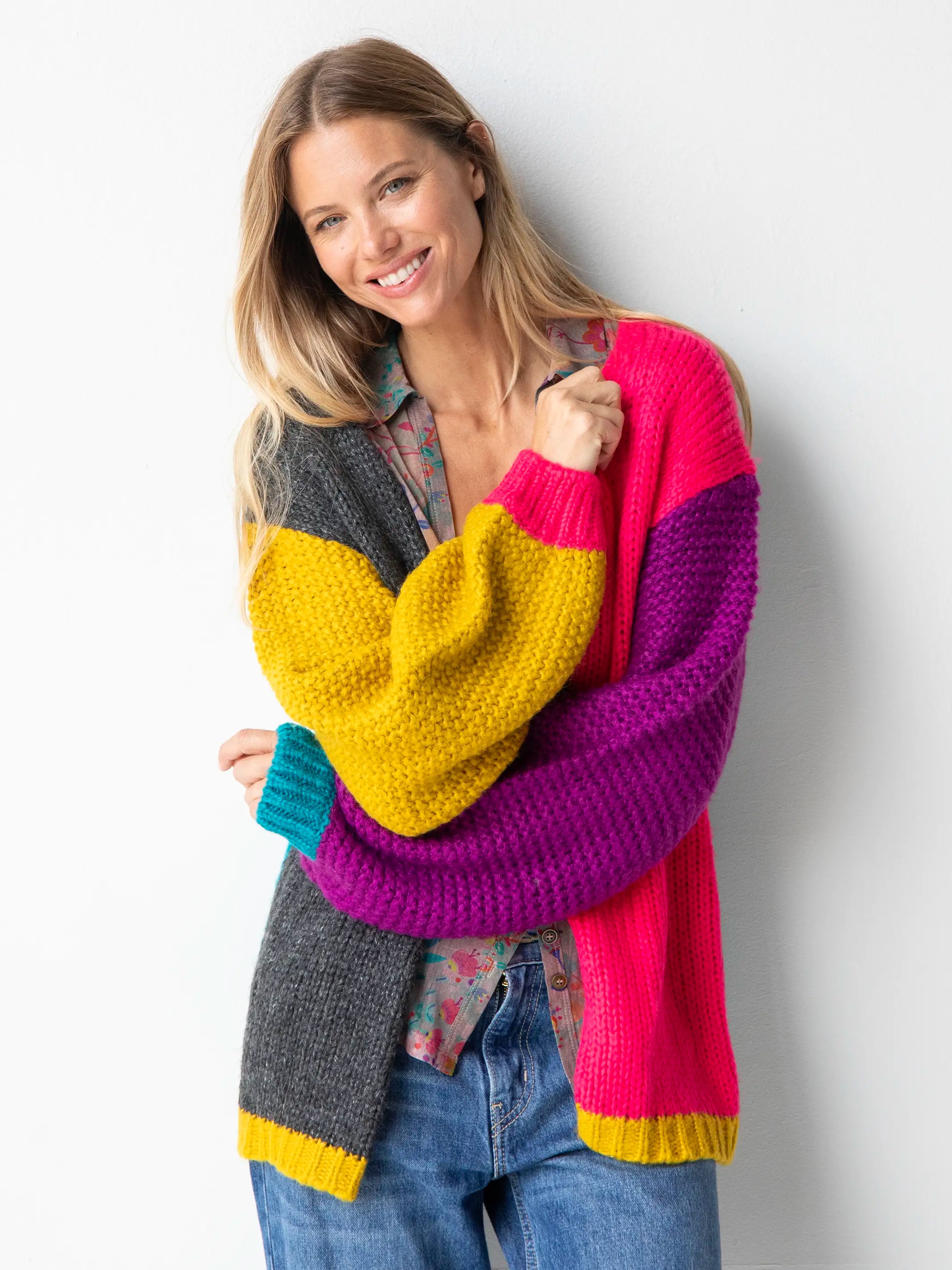 Chic Outfits Oversized Color Block Cardigan Sweater - Multicolored