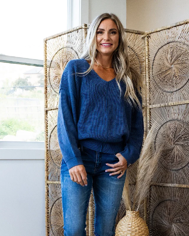 Wardrobe Essentials Evie Oversized Textured V Neck Sweater - Azurite Blue