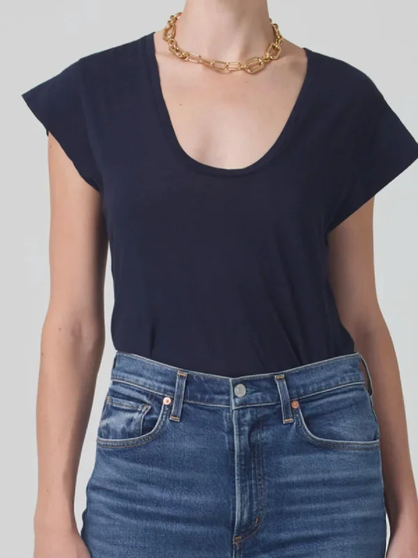 Winter Warm - Up Sale Inessa Short Sleeve Tee In Navy