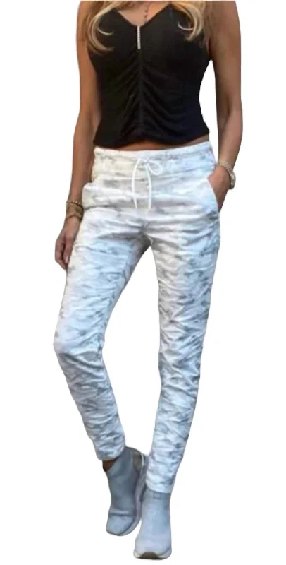 Relaxed Style Shely Jogger Pants In White Camo